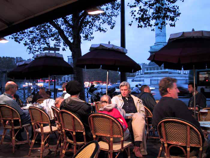Place_de_la_Bastille_cafe