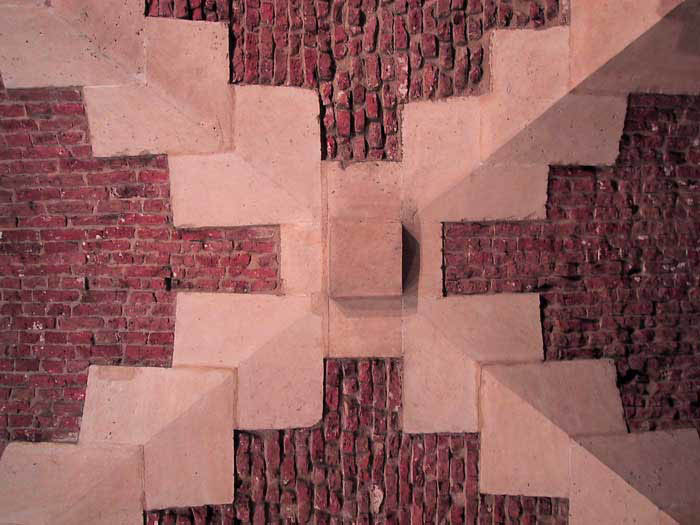 Arcade_vault-Place_des_Vosges